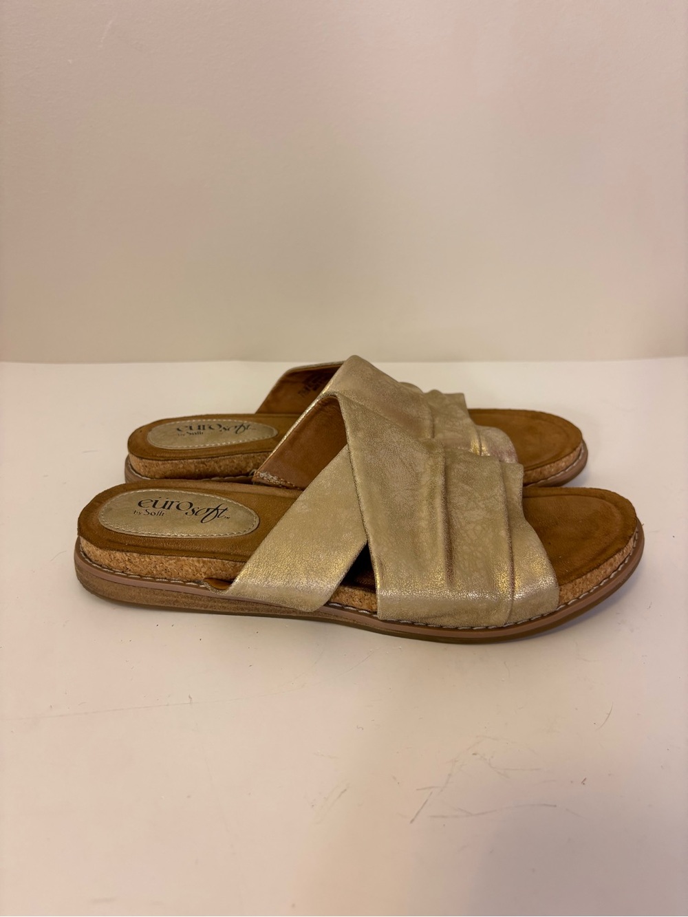 Eurosoft Gold Shimmer Slide Sandals Women’s 7.5